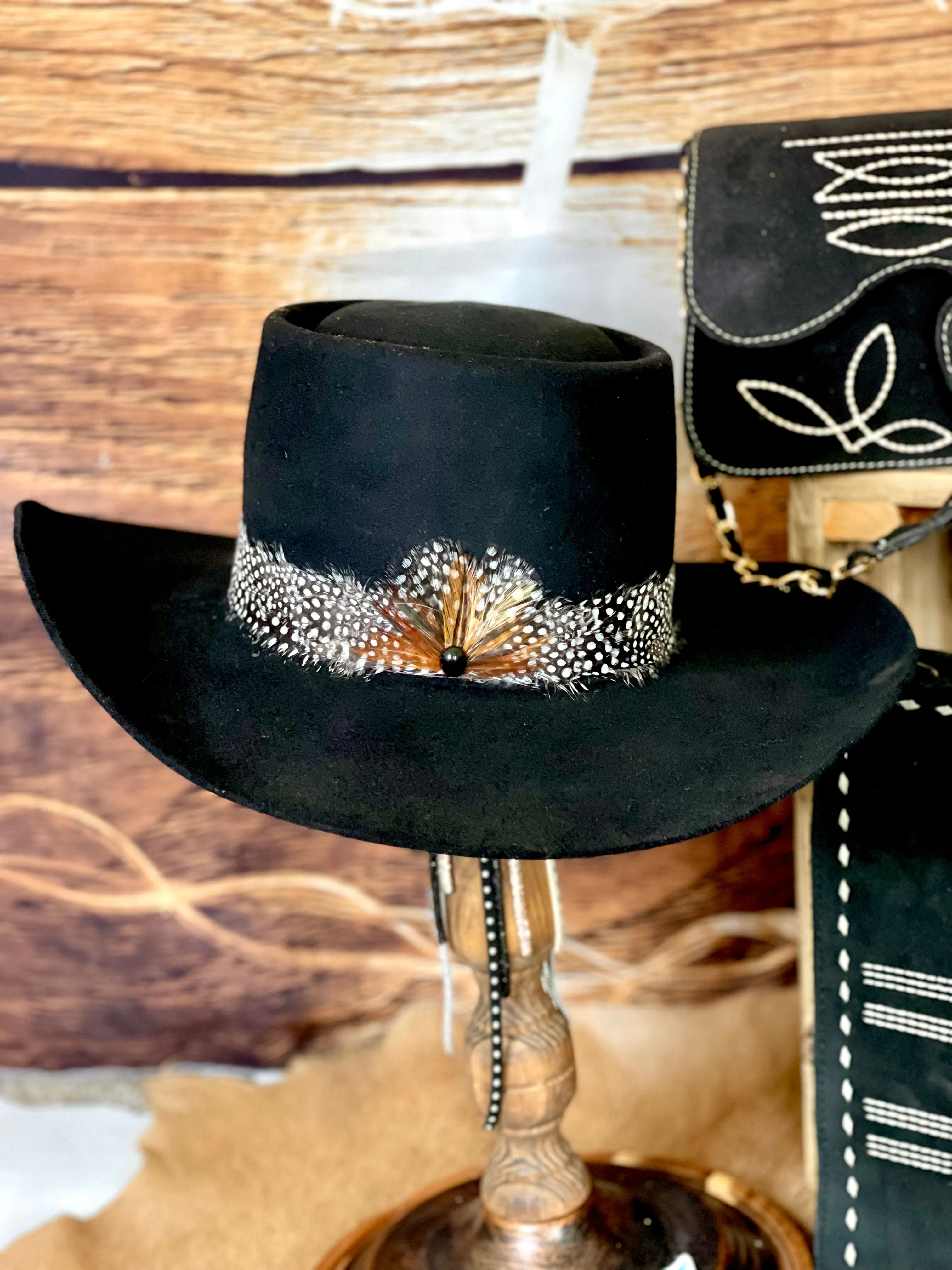 Black & White Feather Hatband with Front Fan